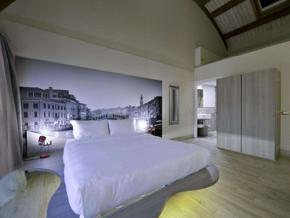 Hotel Seven Rooms Milán Exteriér fotografie
